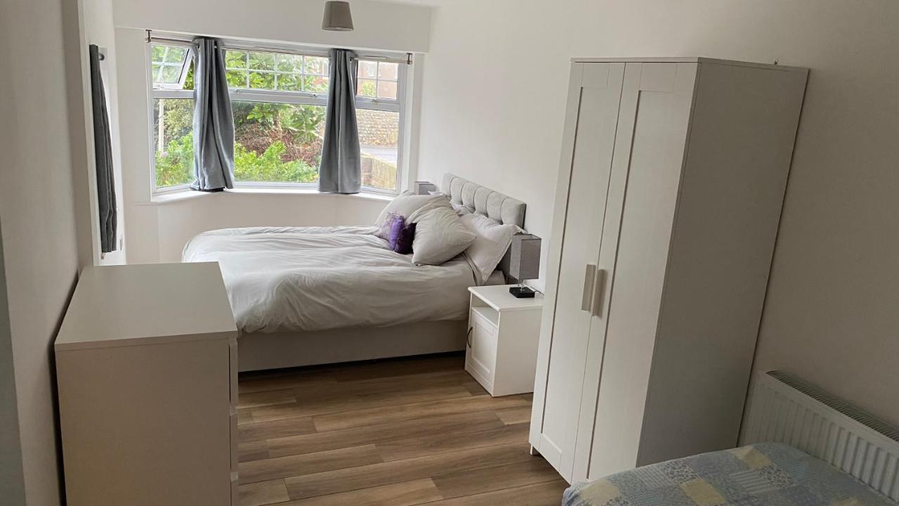 Adorable One-Bedroom Flat With Patio Garden. Southwick  Εξωτερικό φωτογραφία
