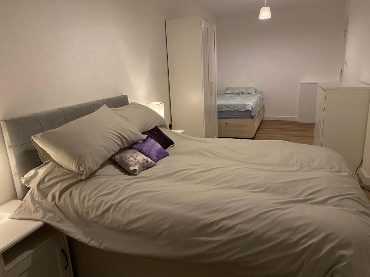 Adorable One-Bedroom Flat With Patio Garden. Southwick  Εξωτερικό φωτογραφία